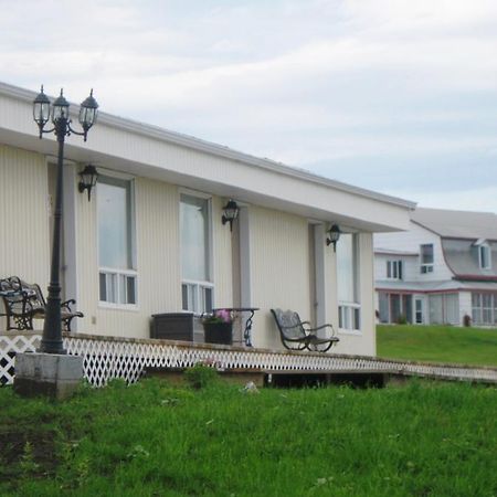 Motel De La Pointe Aux Bouleaux 拜圣卡特琳 外观 照片