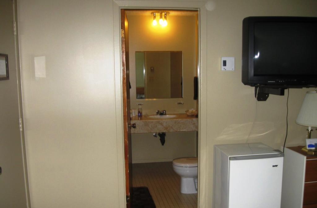 Motel De La Pointe Aux Bouleaux 拜圣卡特琳 客房 照片