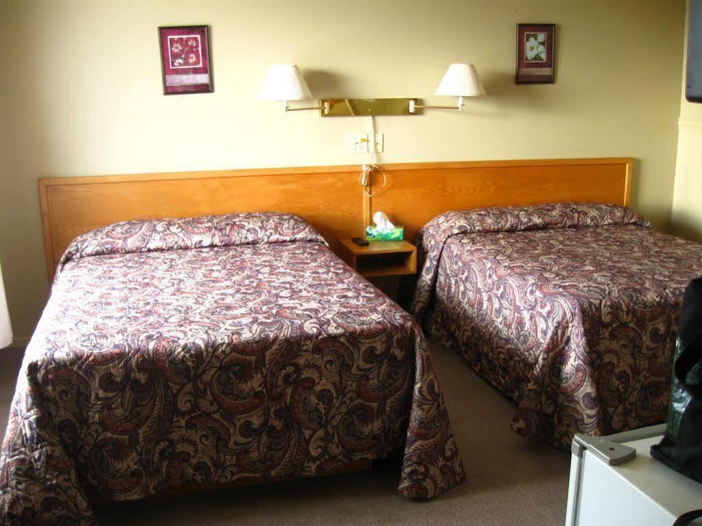 Motel De La Pointe Aux Bouleaux 拜圣卡特琳 外观 照片